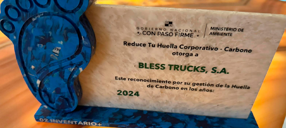 Bless Trucks S.A. recibe reconocimiento Inventario (+) Plus 2024 por gestión de la huella de carbono en Panamá